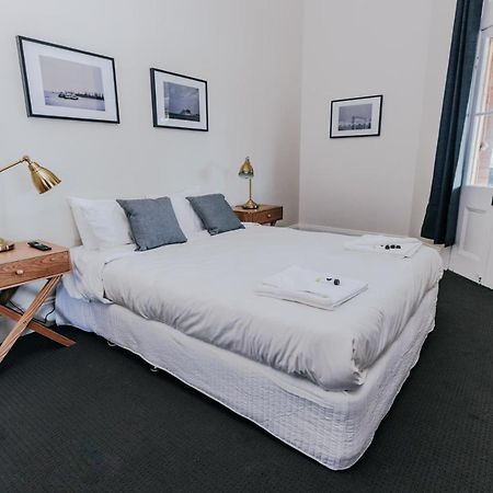 Holmesville Hotel エクステリア 写真